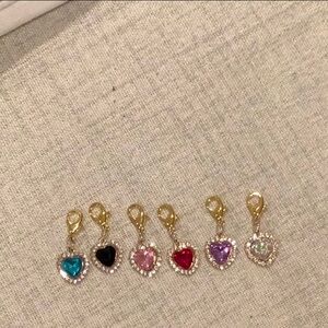 🩷6 charm Hearts 💕 Claw clips 3 way pin too